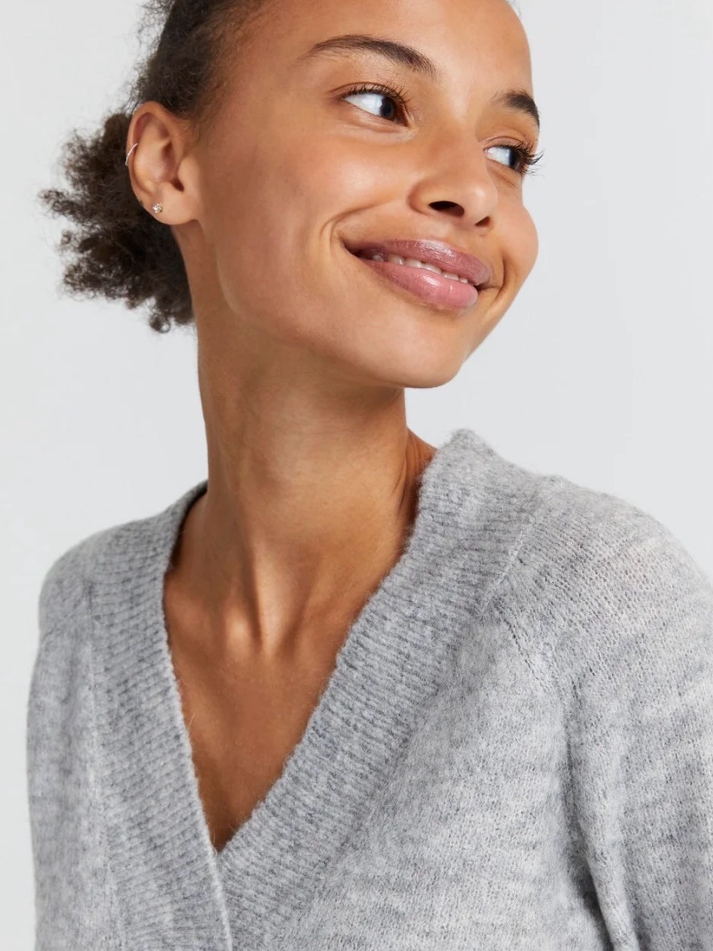 ICHI Kamara V-Neck Jumper in grey melange